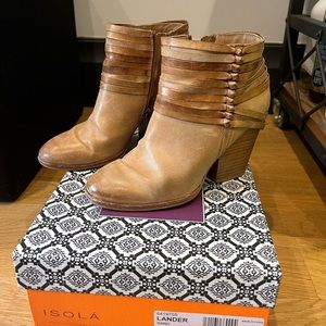 Isolá Lander Strappy Bootie, 7M, sand leather